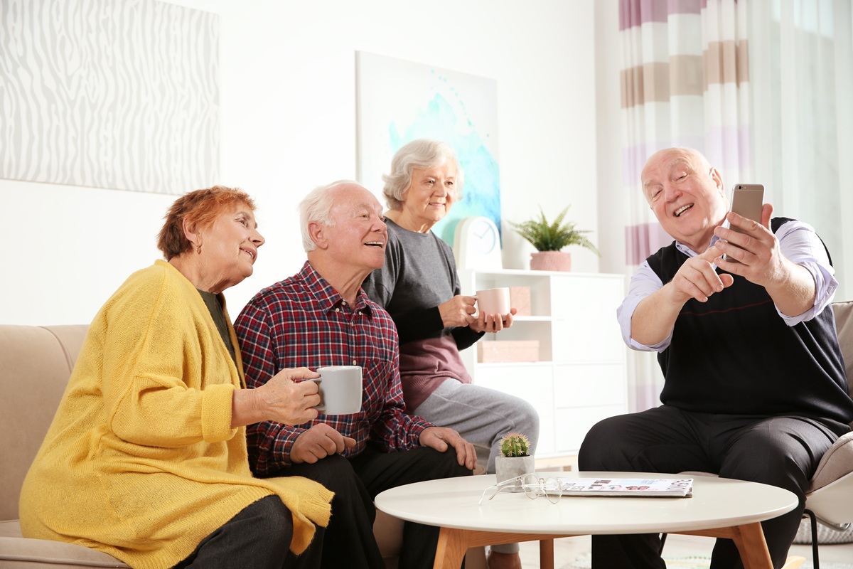 how seniors spend their day in independent living